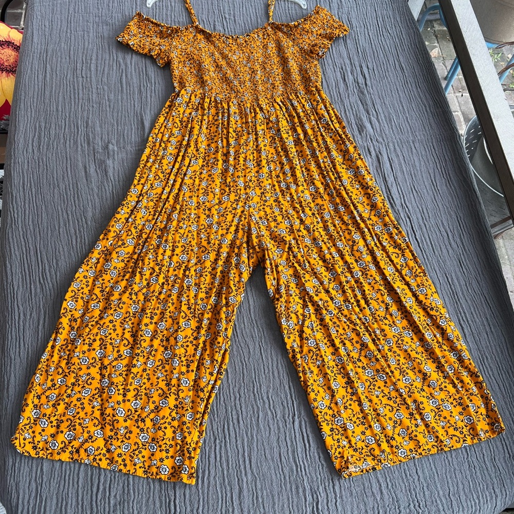 Floral print wide legged cropped jumpsuit